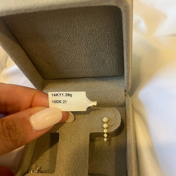 14 karat gold earrings - Picture 3 of 3